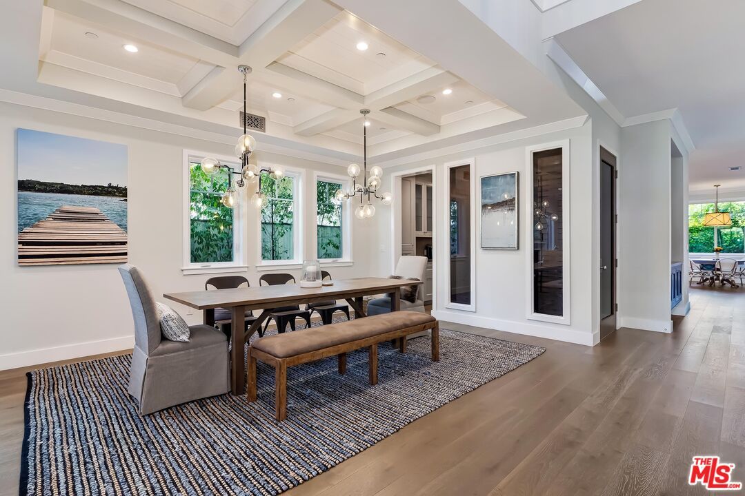 Dining room, Interior, Pendant Lights, Recessed Lighting, Water, Wood Texture Flooring