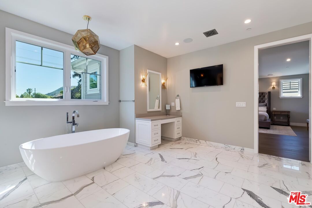 Bathroom, Free Standing Baths, Interior, Marble, Recessed Lighting