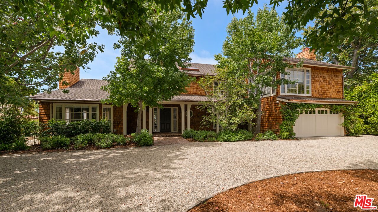 Backyard, Exterior, Facade, Mediterranean