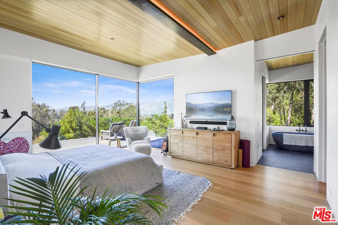 Bedroom, Interior, Recessed Lighting, Wooden Ceilings, Wood Texture Flooring