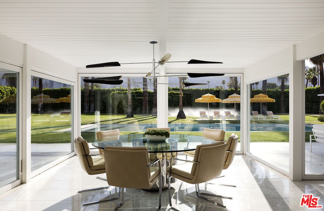 Dining room, Interior, Sun Room, Water