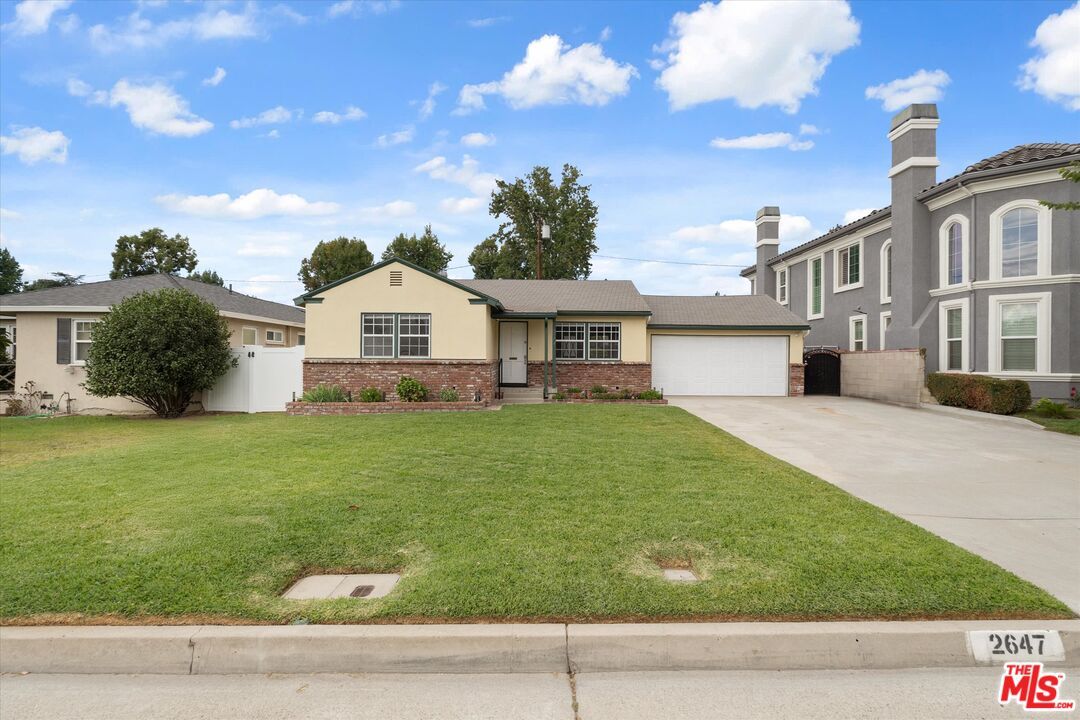 Attached, Exterior, Facade, Brick Facade, Ranch