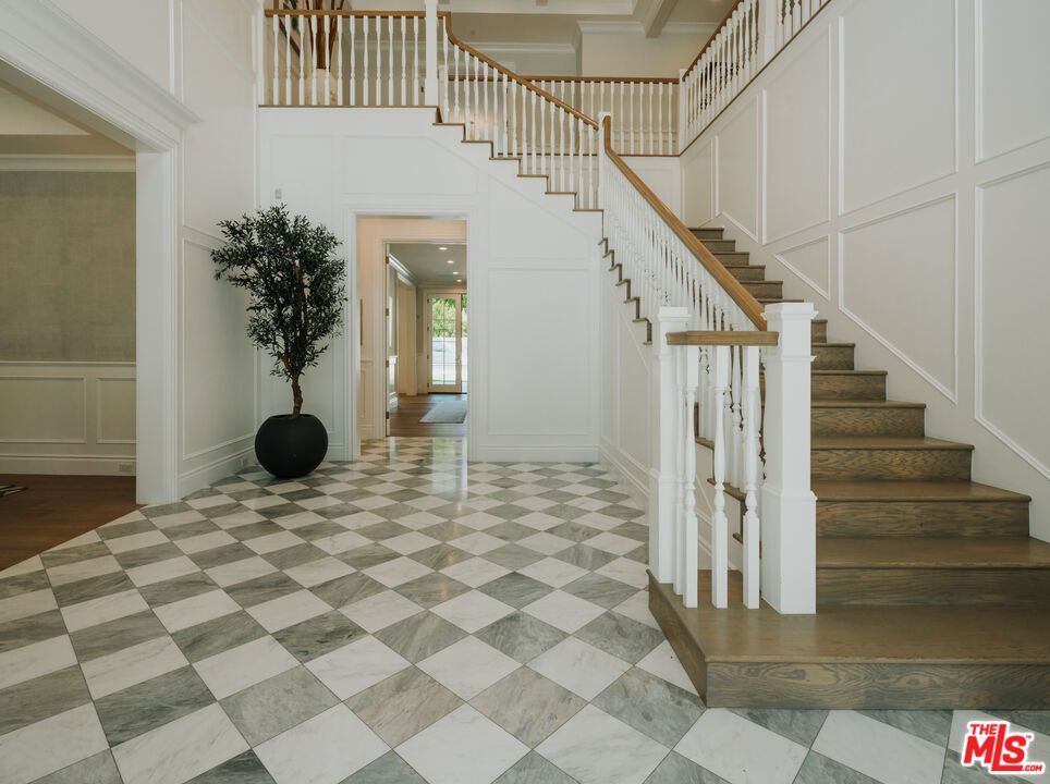 Interior, Marble