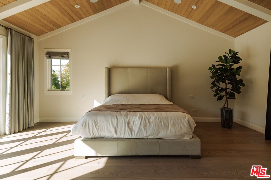 Bedroom, Interior, Recessed Lighting, Wooden Ceilings, Wood Texture Flooring