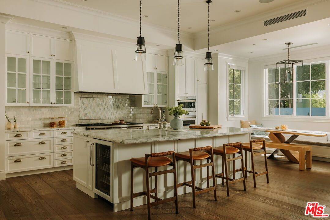 Dining room, Interior, Kitchen, Pendant Lights, Recessed Lighting, Wood Texture Flooring