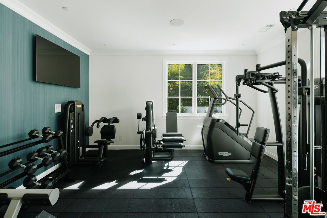 Fitness Equipment, Interior, Recessed Lighting