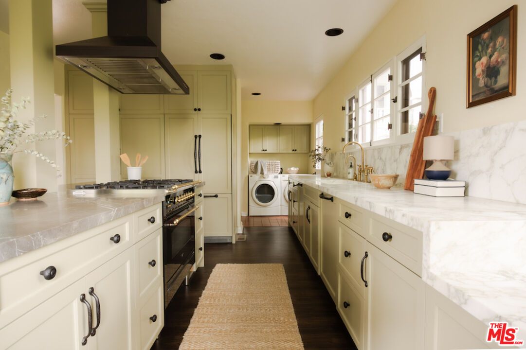 Interior, Kitchen, Recessed Lighting, Washer, Wood Texture Flooring