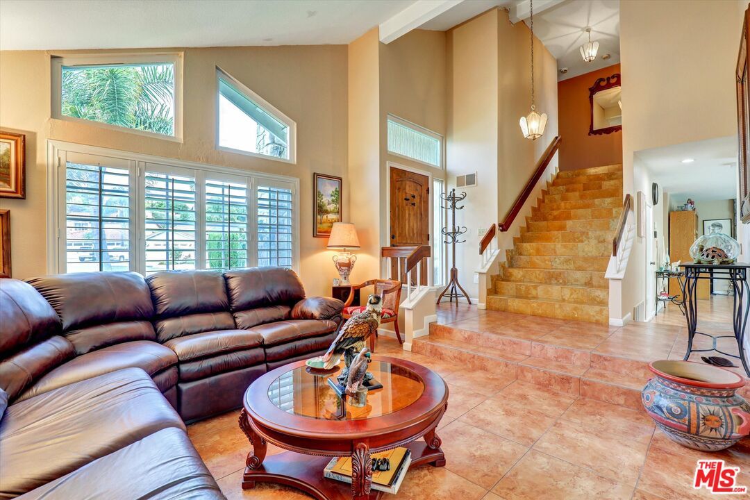 Interior, Living room, Pendant Lights