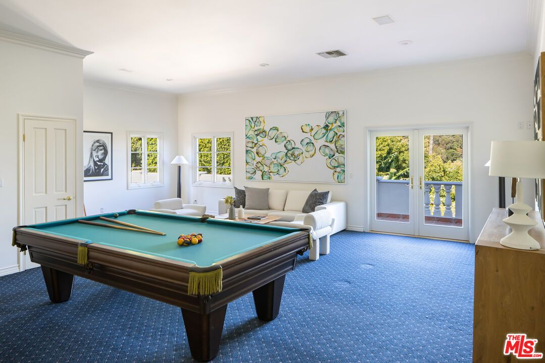 Billiard Table, Game Room, Interior, Living room, Recessed Lighting