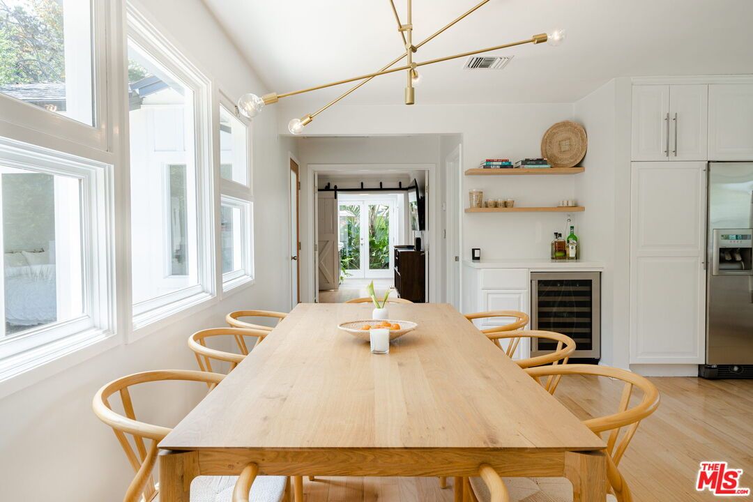 Dining room, Interior, Kitchen, Stainless Steel Appliances, Wood Texture Flooring
