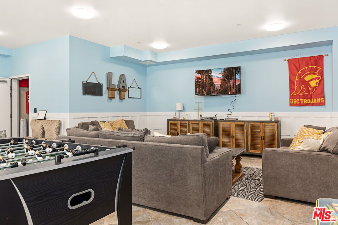 Game Room, Interior, Living room, Recessed Lighting