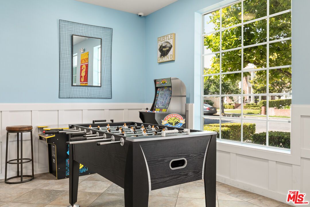Game Room, Interior, Kitchen