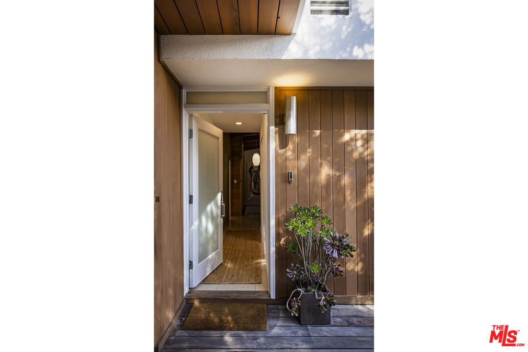 Exterior, Recessed Lighting