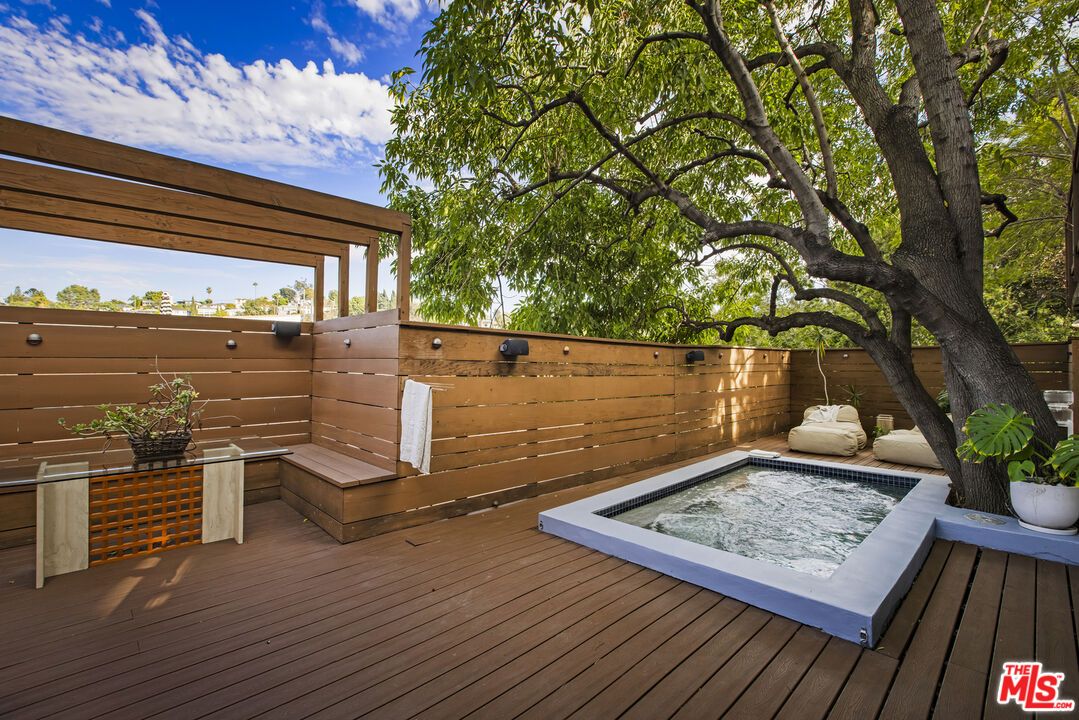 Exterior, Hot Tub