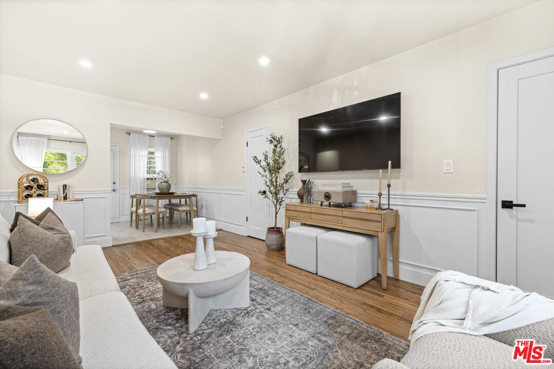 Dining room, Interior, Living room, Recessed Lighting, Wood Texture Flooring