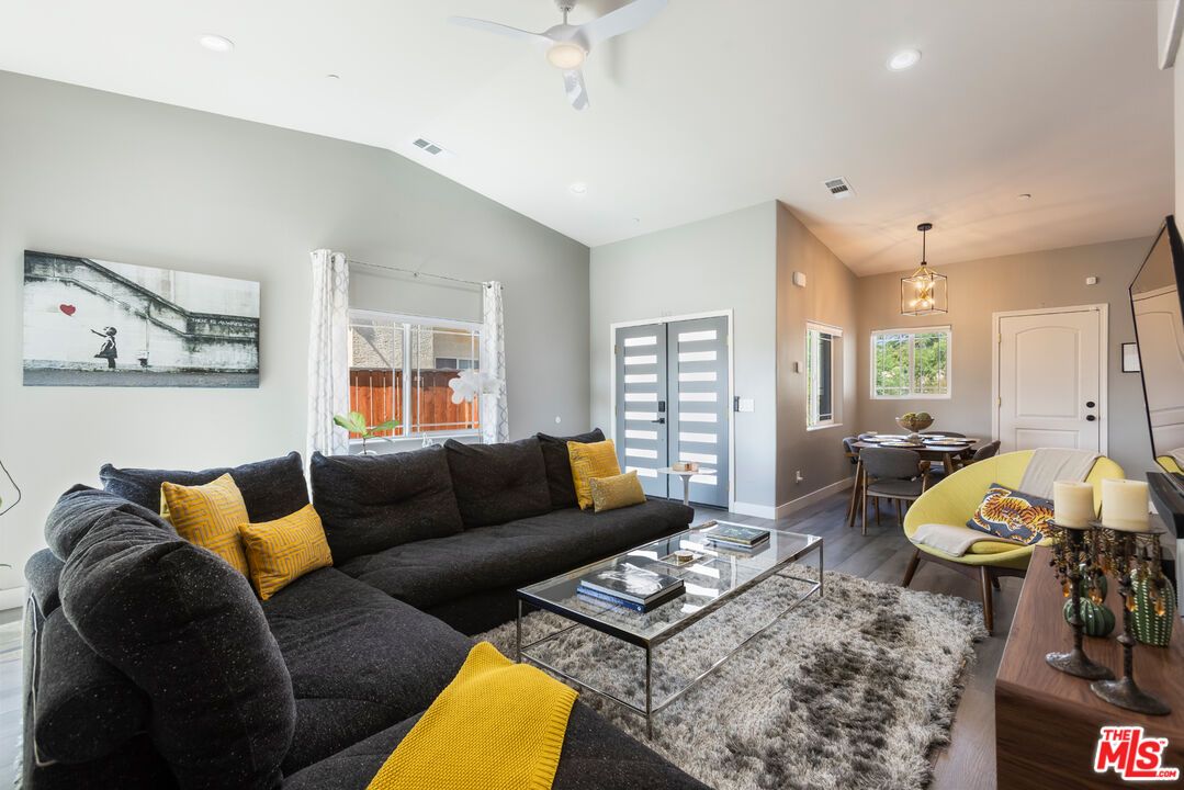 Dining room, Interior, Living room, Pendant Lights, Recessed Lighting, Wood Texture Flooring