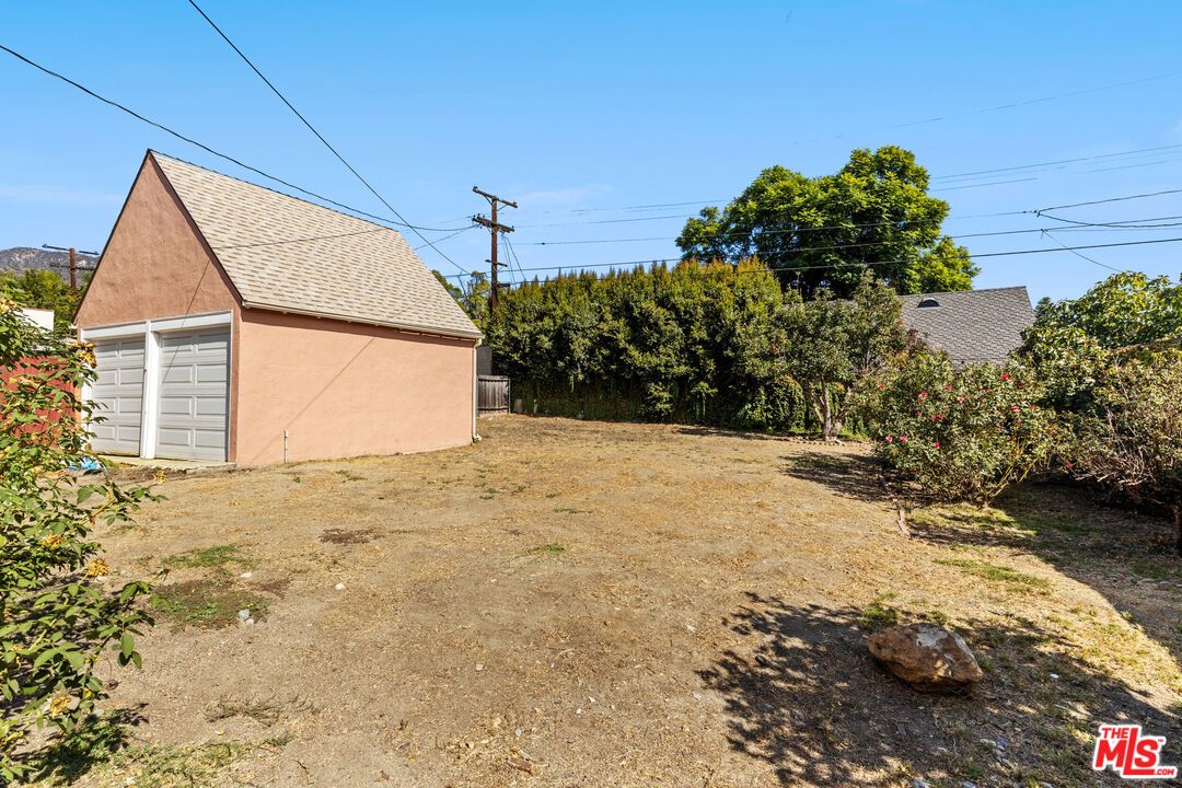 Backyard, Detached Garage, Exterior