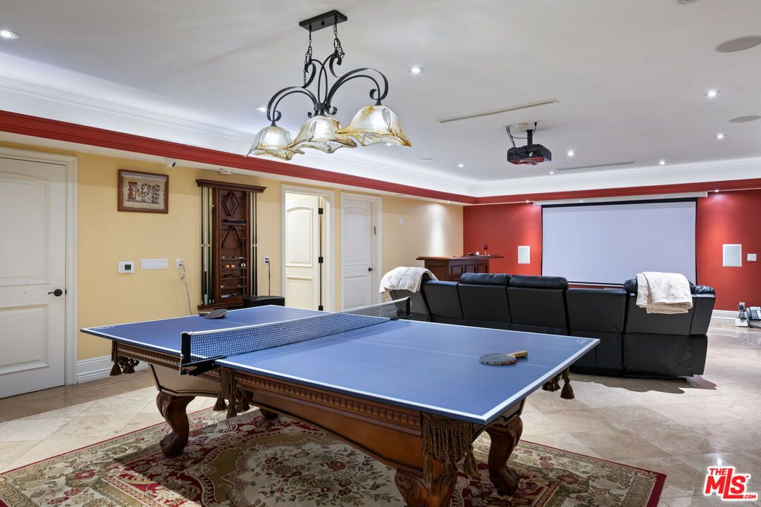 Chandelier, Game Room, Interior, Recessed Lighting