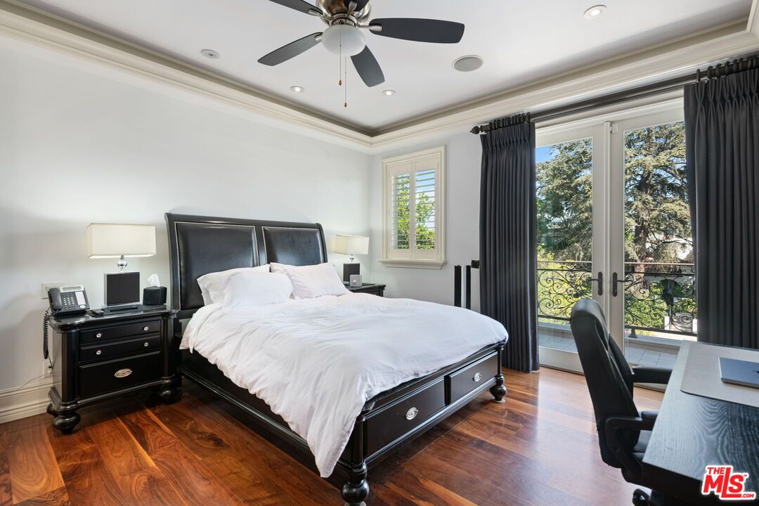 Bedroom, Home Office, Interior, Recessed Lighting, Wood Texture Flooring