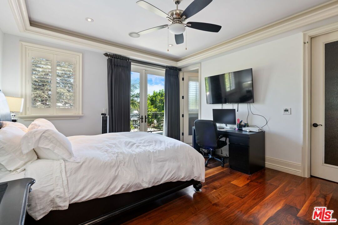 Bedroom, Home Office, Interior, Recessed Lighting, Wood Texture Flooring