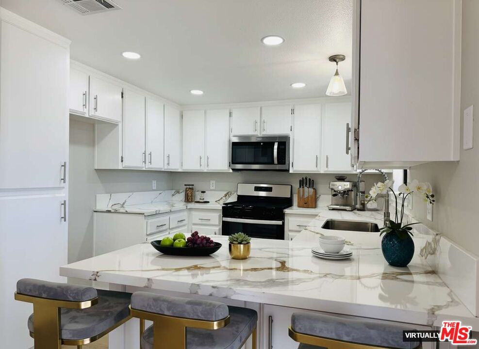 Interior, Kitchen, Pendant Lights, Recessed Lighting, Stainless Steel Appliances