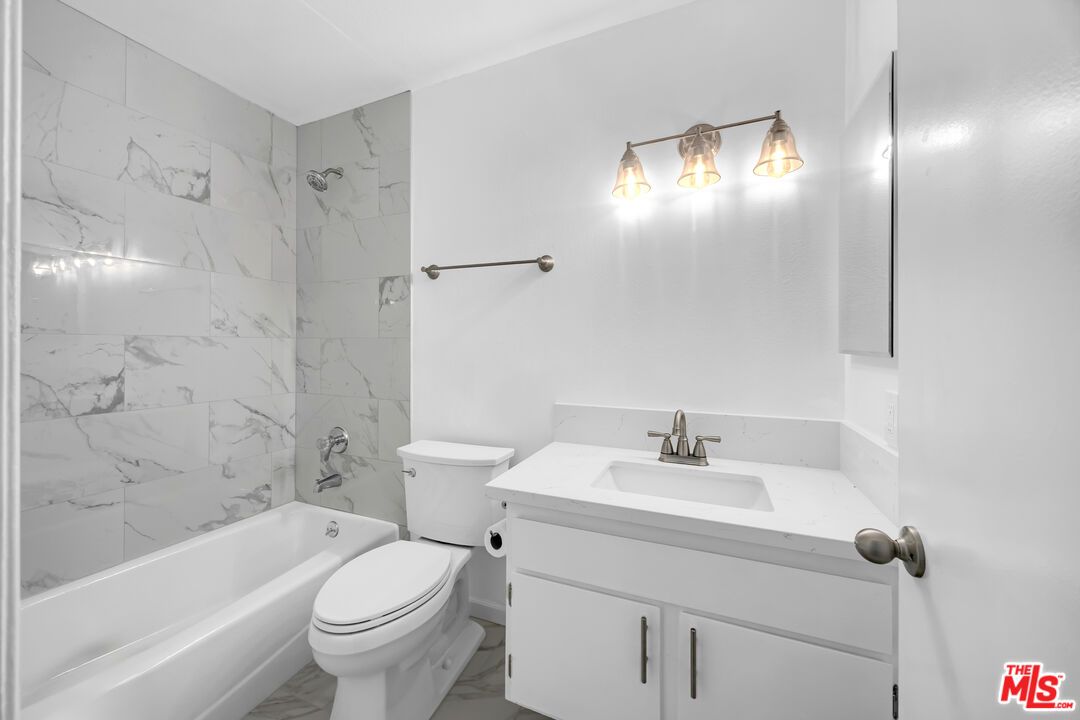 Bathroom, Interior, Marble, Marble Walls