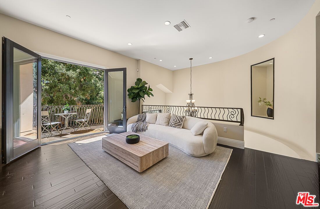 Chandelier, Interior, Living room, Pendant Lights, Recessed Lighting, Wood Texture Flooring