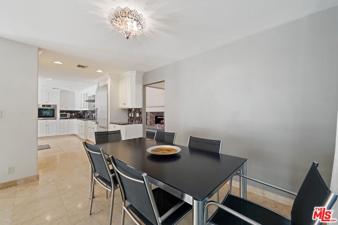 Dining room, Interior, Kitchen, Recessed Lighting