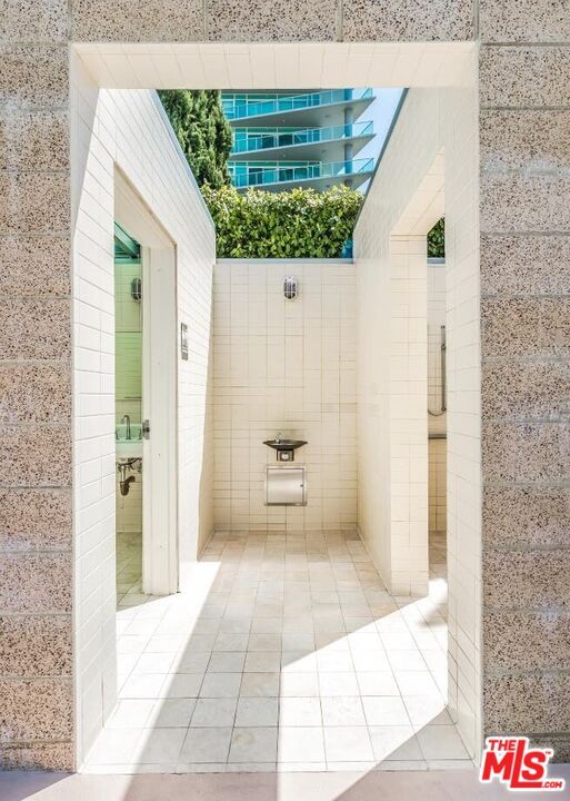 Bathroom, Exterior