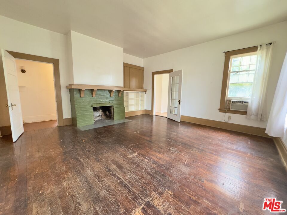 Empty room, Fireplace, Interior, Wood Texture Flooring