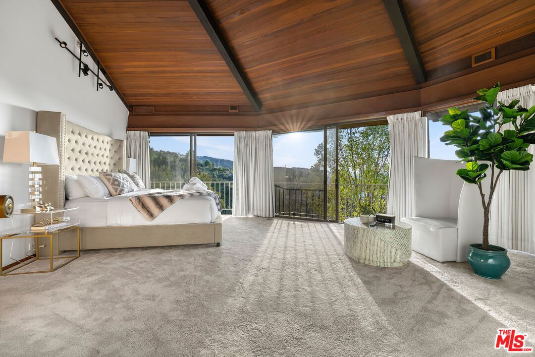 Bedroom, Interior, Wooden Beams, Wooden Ceilings