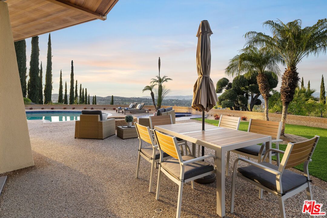 Exterior, Pool, Water