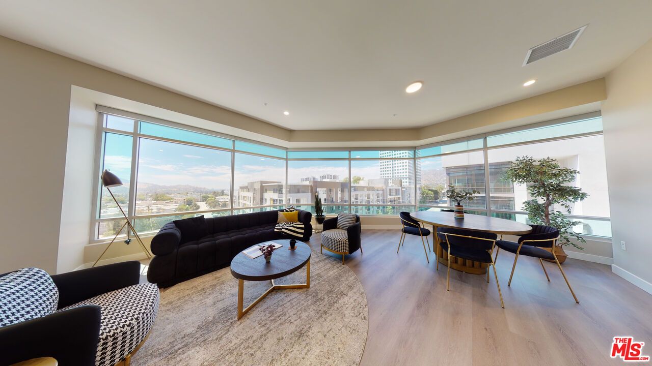 Dining room, Interior, Living room, Recessed Lighting, Wood Texture Flooring