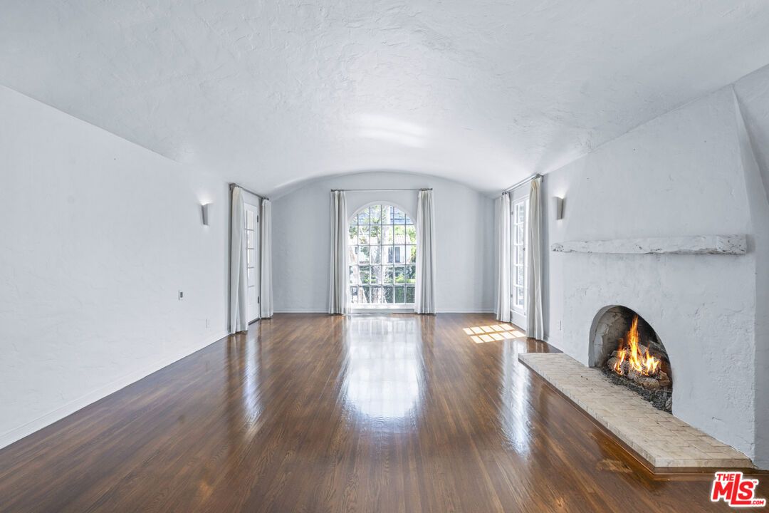 Empty room, Fireplace, Interior, Wood Texture Flooring