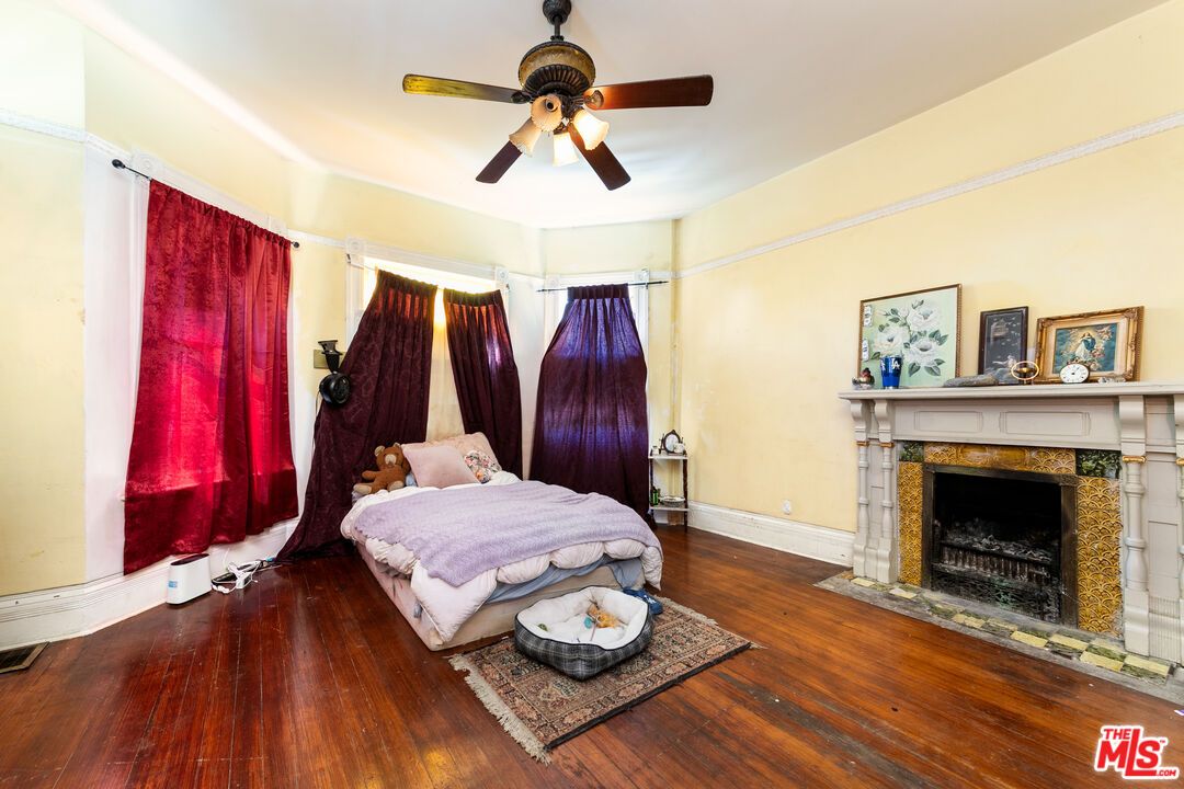 Bedroom, Fireplace, Interior, Wood Texture Flooring