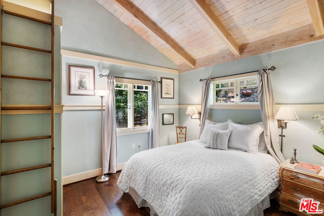 Bedroom, Interior, Wooden Beams, Wooden Ceilings, Wood Texture Flooring