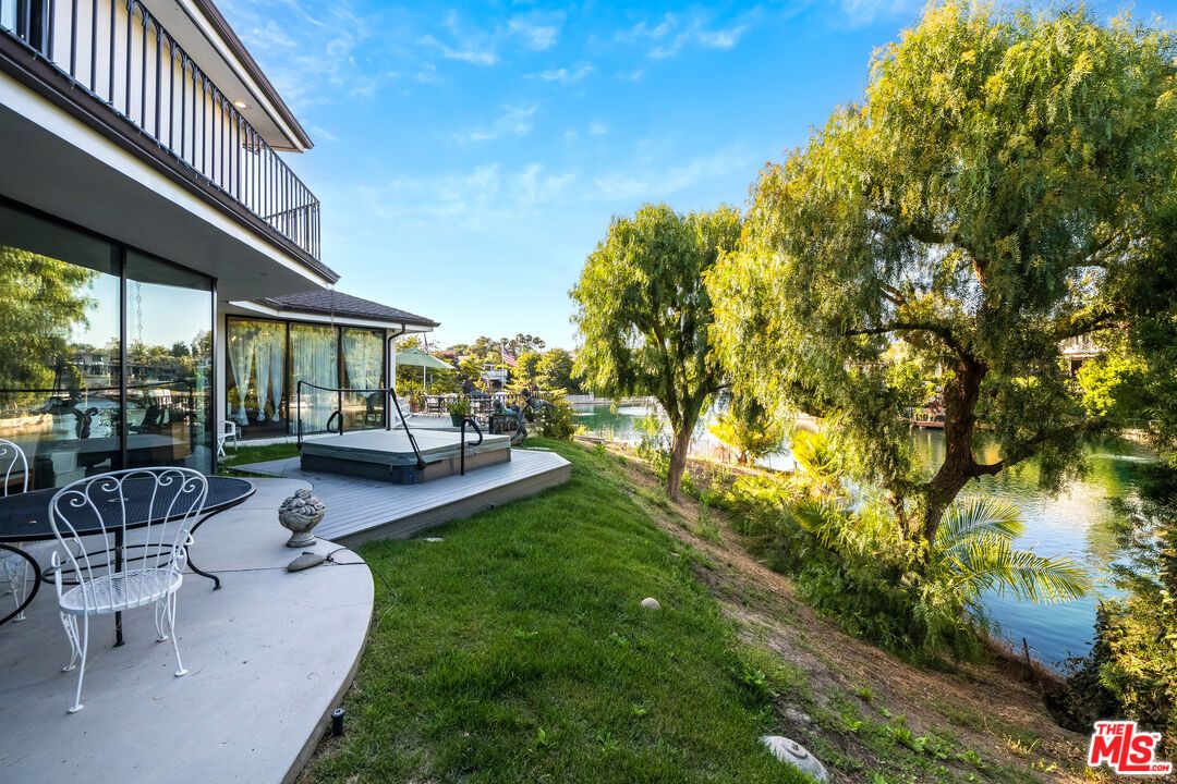 Backyard, Exterior, Hot Tub, Water