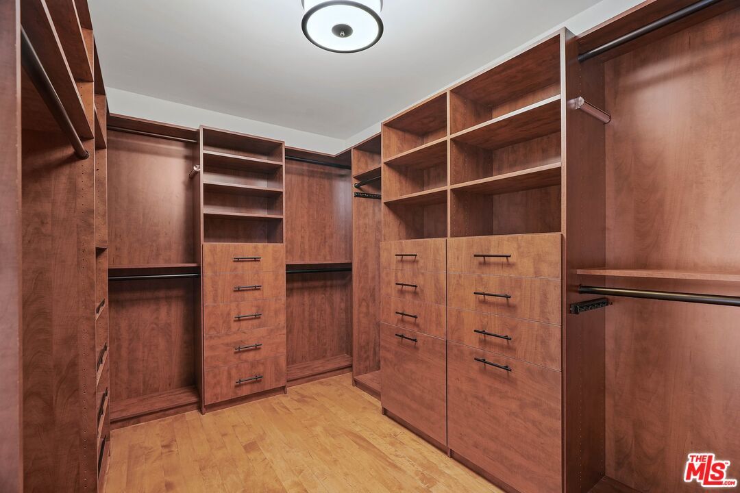 Interior, Walk-in Closets, Wood Texture Flooring