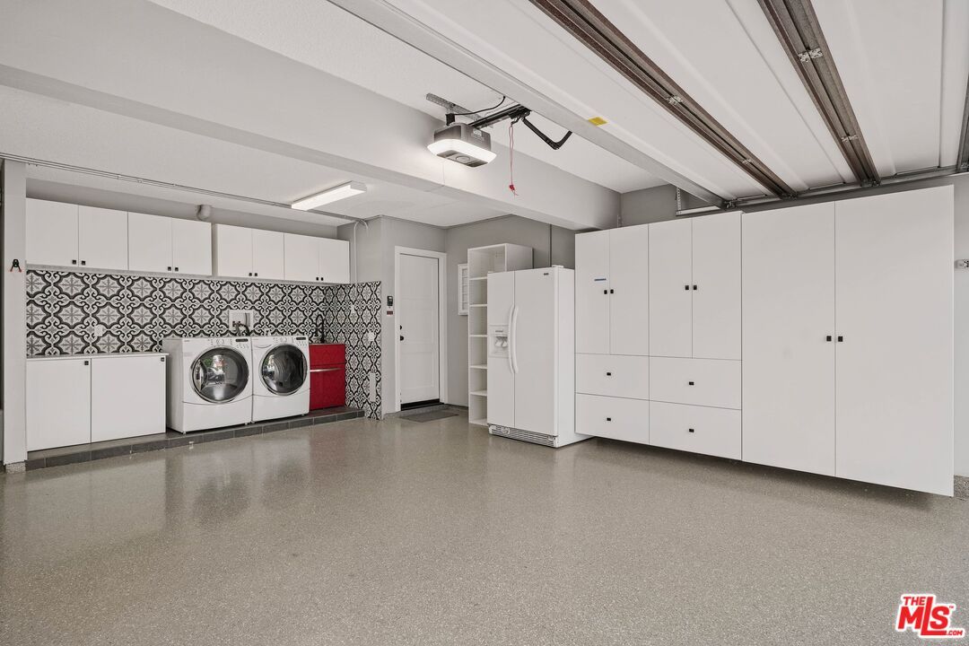 Garage, Interior, Washer