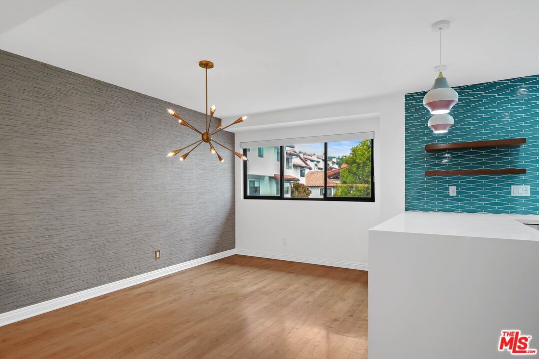 Empty room, Interior, Pendant Lights, Wood Texture Flooring
