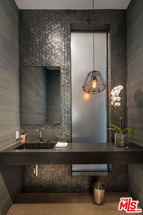 Bathroom, Interior, Pendant Lights
