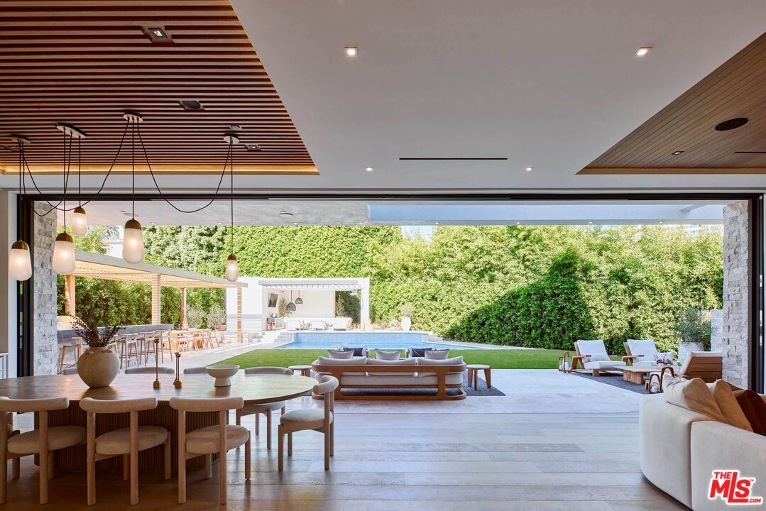 Dining room, Interior, Living room, Pendant Lights, Recessed Lighting, Wood Texture Flooring