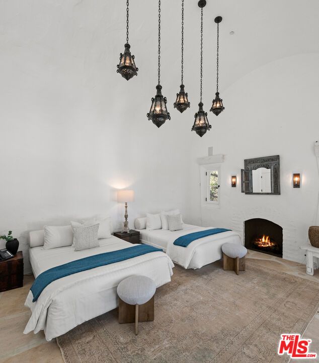 Bedroom, Fireplace, Interior, Pendant Lights