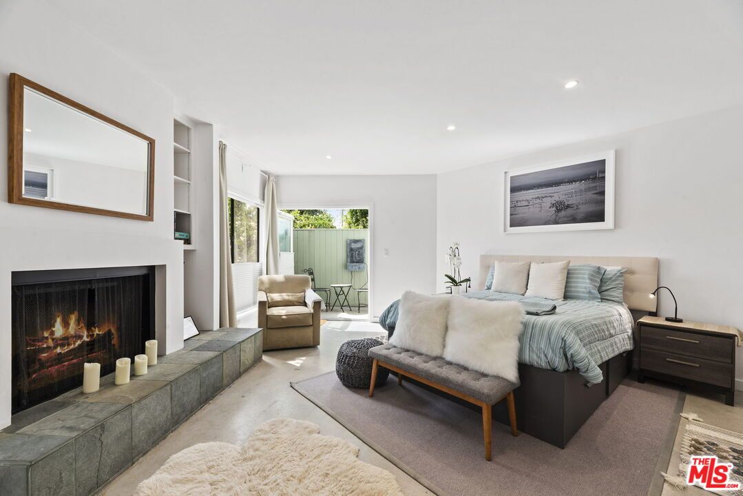 Bedroom, Fireplace, Interior, Living room, Recessed Lighting