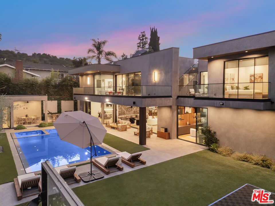 Backyard, Exterior, Pool