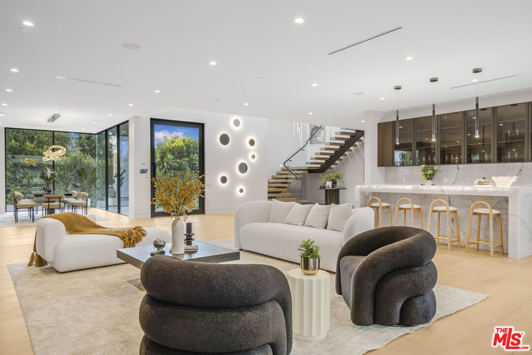 Interior, Living room, Pendant Lights, Recessed Lighting, Wood Texture Flooring