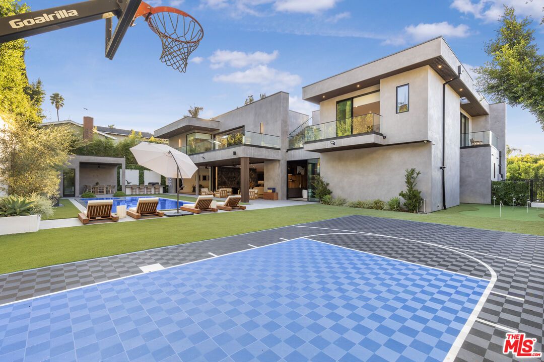 Backyard, Exterior, Pool