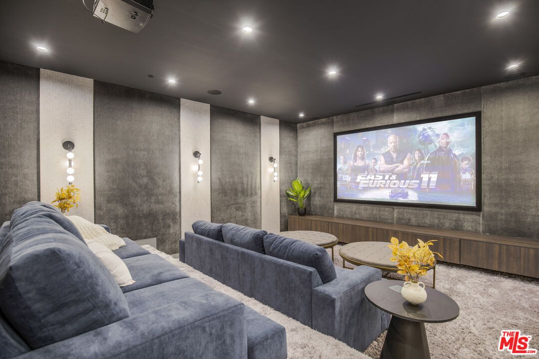 Interior, Projection Screen, Recessed Lighting, Theatre Room