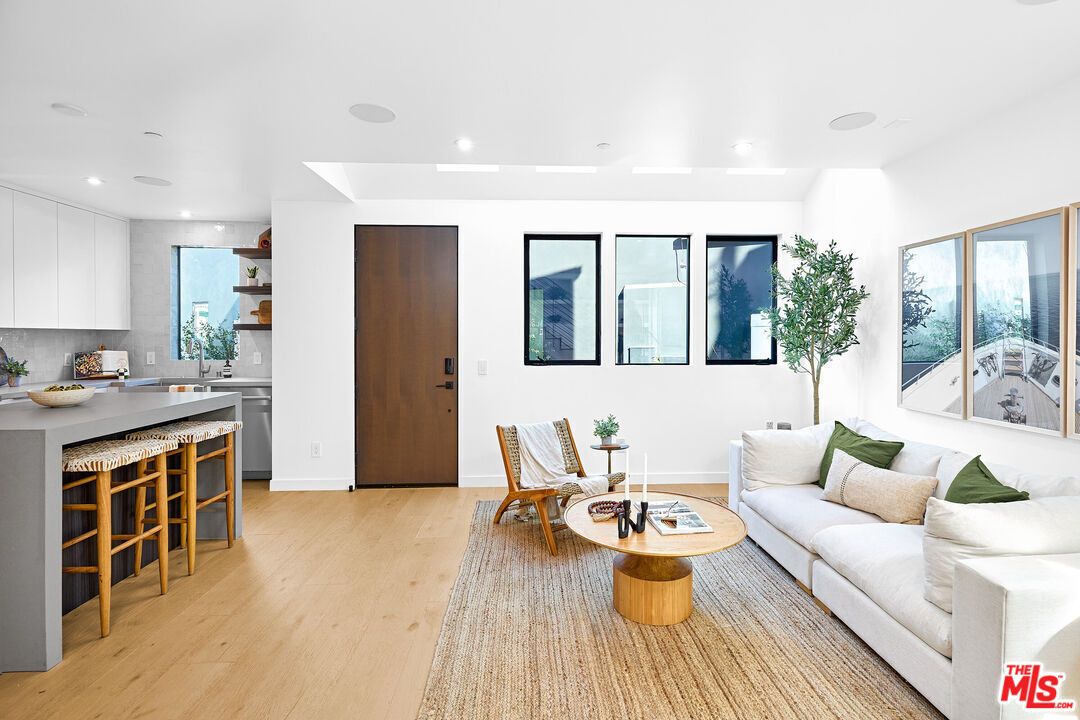 Interior, Kitchen, Living room, Recessed Lighting, Wood Texture Flooring