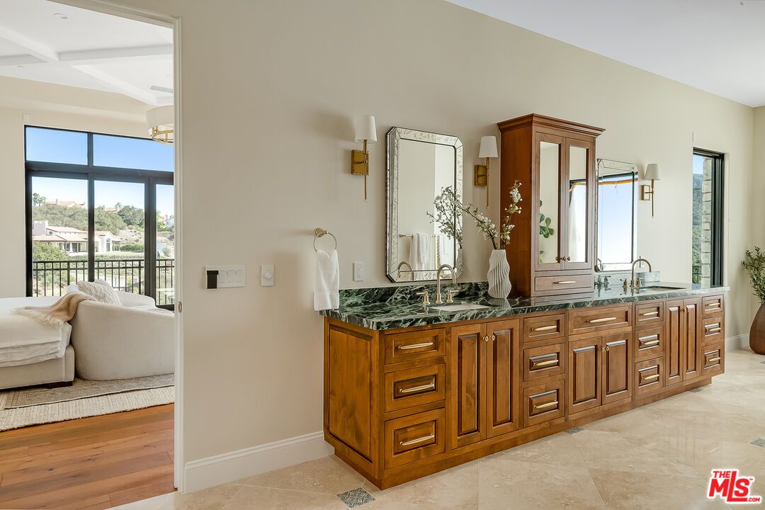 Bathroom, Dual Sink Vanities, Interior, Wood Texture Flooring